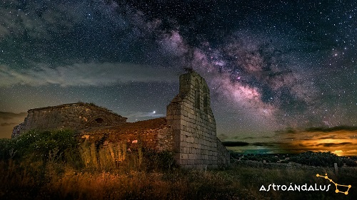 Cielo nocturno desde Cabezas del Villar, Ávila. Foto: José Jiménez, de Astroándalus.