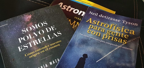 Libros sobre astronomía.