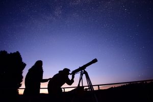 Observación astronómica. Foto: Fr. Fernando Ruiz. Monasterio del Olivar. Teruel.